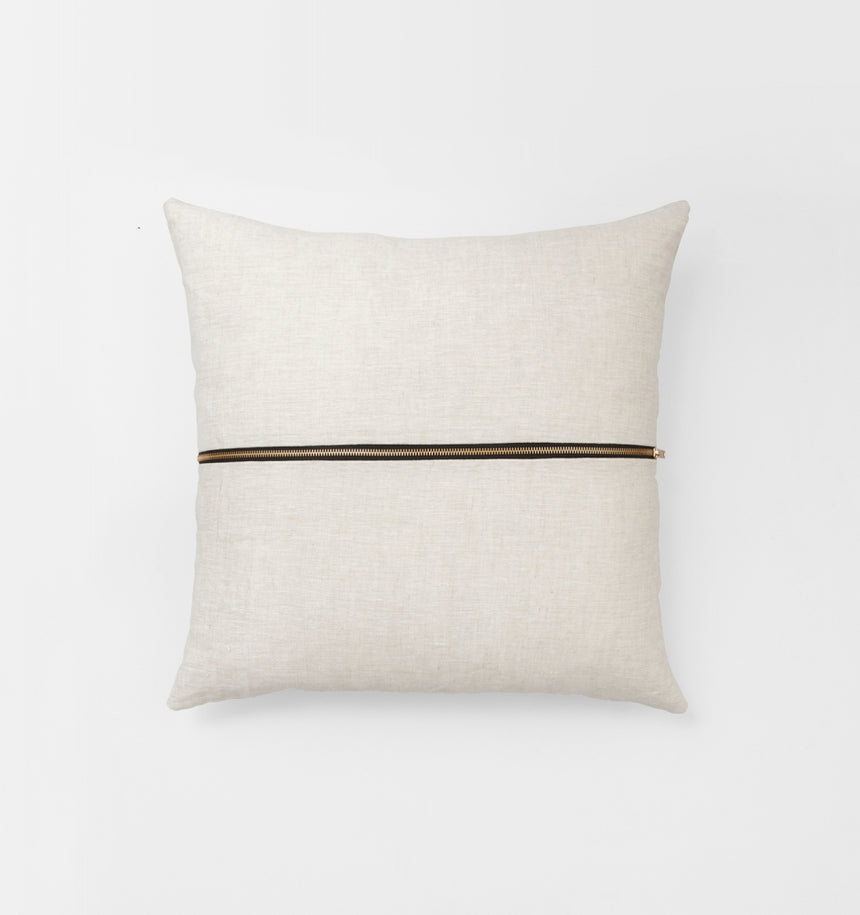 Middle of Nowhere | Peridot Black Cushion