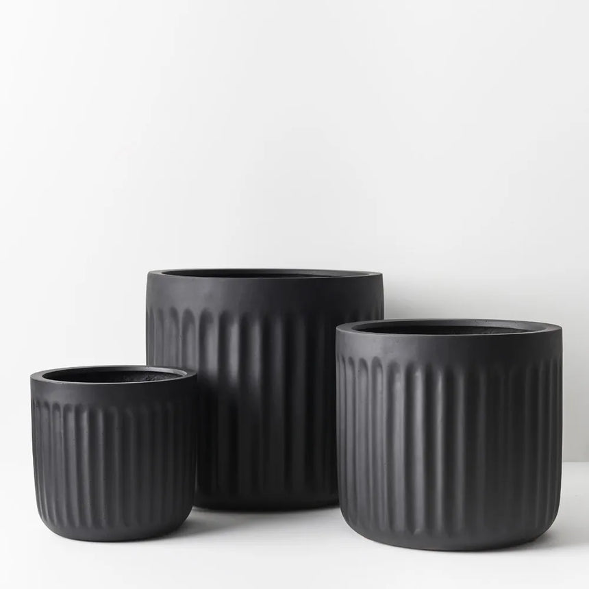 Offshoot | Pleat Round  Planter Black