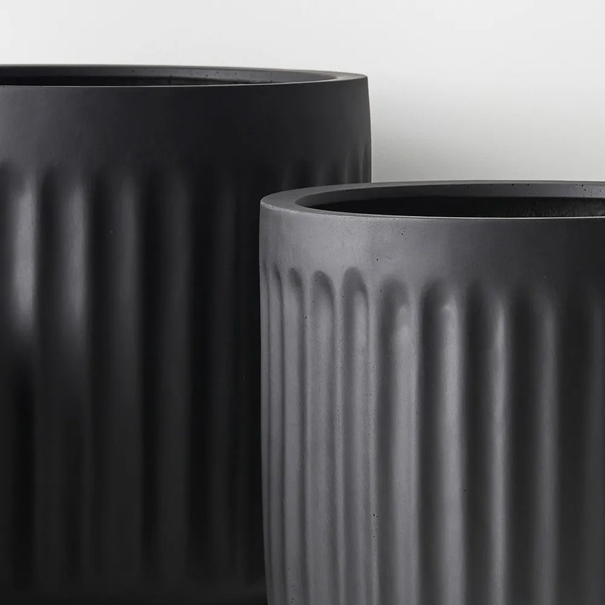 Offshoot | Pleat Round  Planter Black
