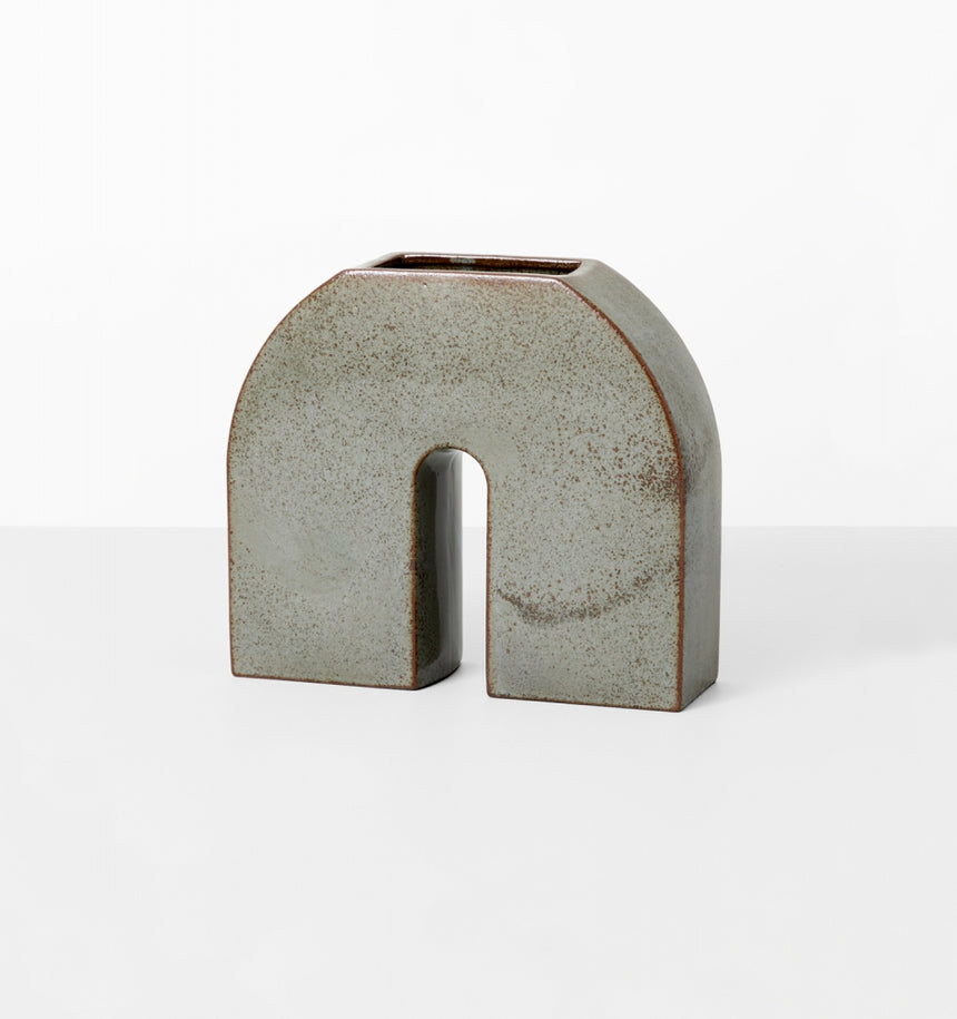 Middle of Nowhere || Kurve Vase Tide Small