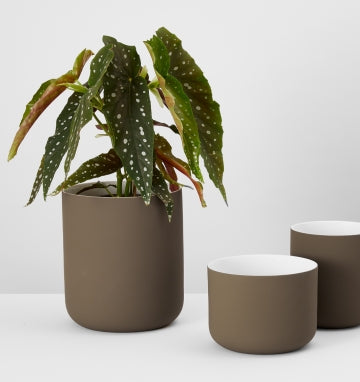 Middle of Nowhere | Minna Planter Earth Small