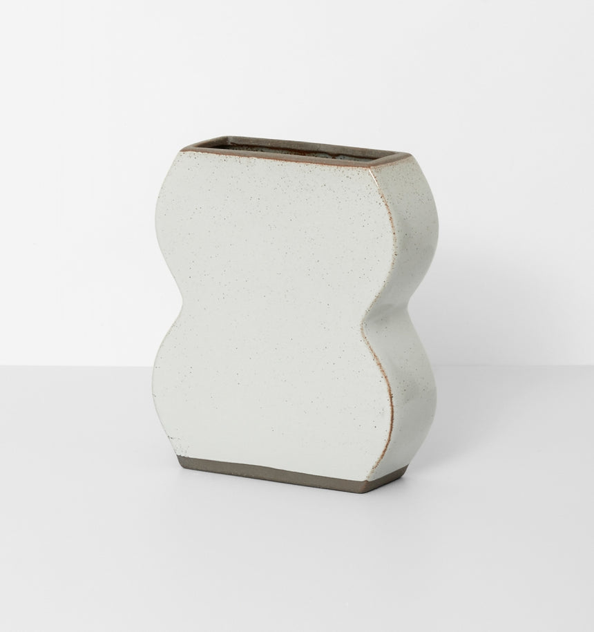 Middle of Nowhere | Form Vase Small