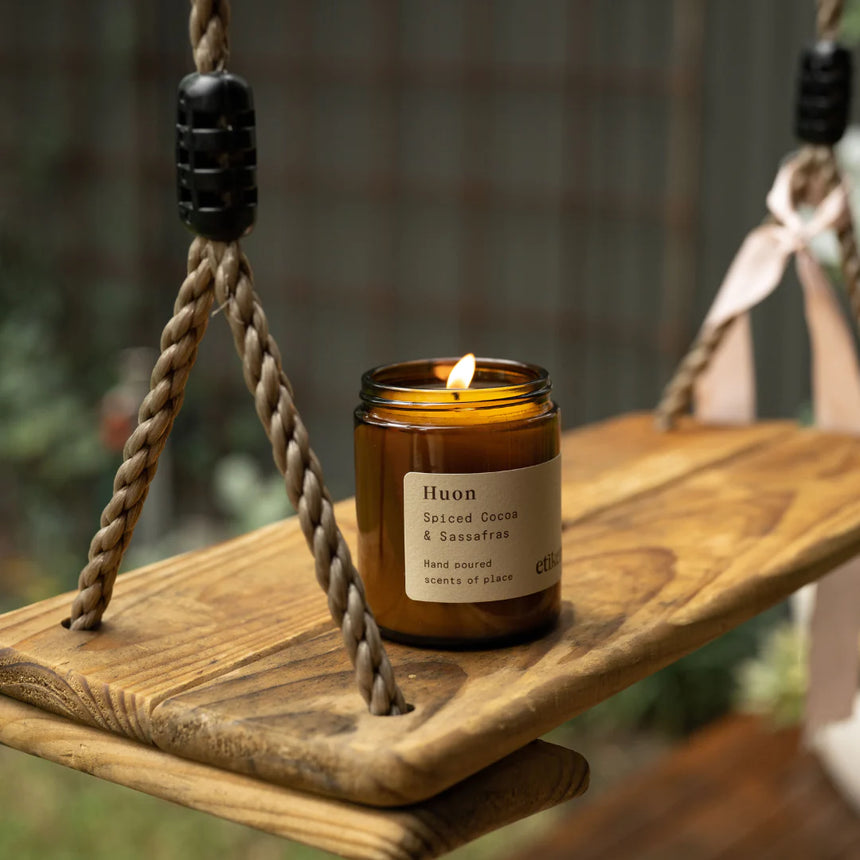 Etikette || Huon Spiced Coca & Sassafras Candle