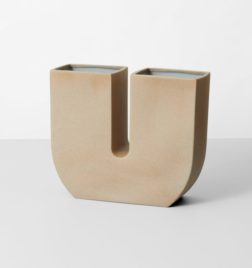 Middle of Nowhere || Kurve Vase Sand Large