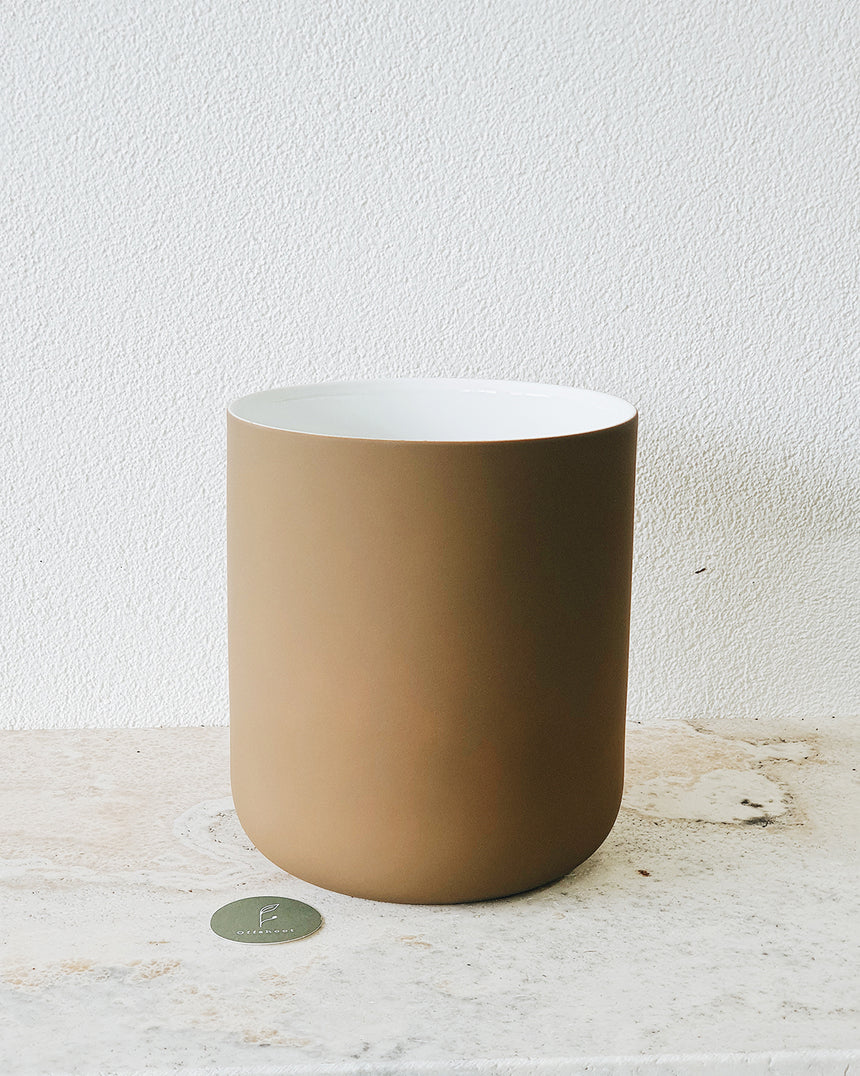 Middle of Nowhere | Minna Planter Earth Large