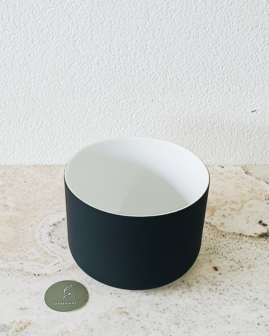 Middle of Nowhere | Minna Planter Black Small