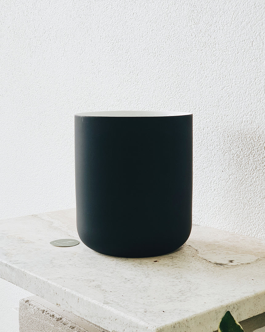 Middle of Nowhere | Minna Planter Black Large