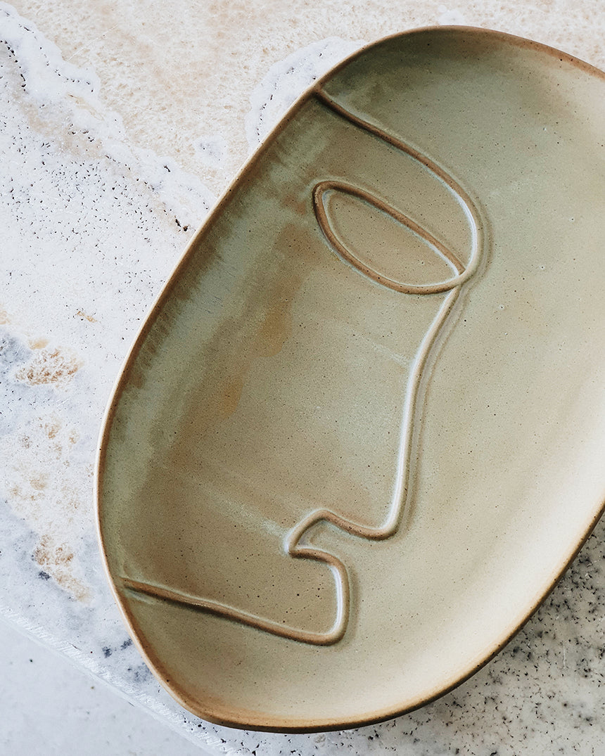 Bloomingville | Demure Face Ceramic Plate
